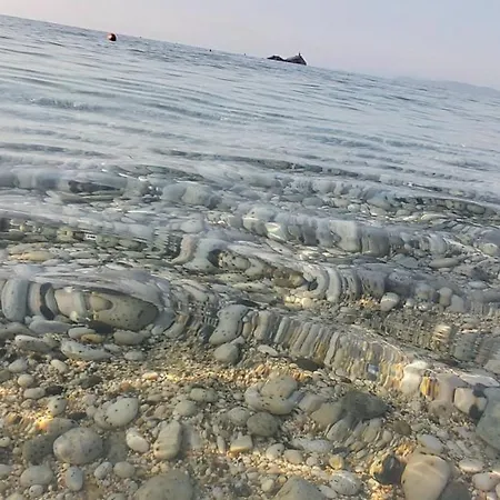 Elegantissimo Direttamente Sul Mare Le Ghiaie 6 Posti Letto Apartman